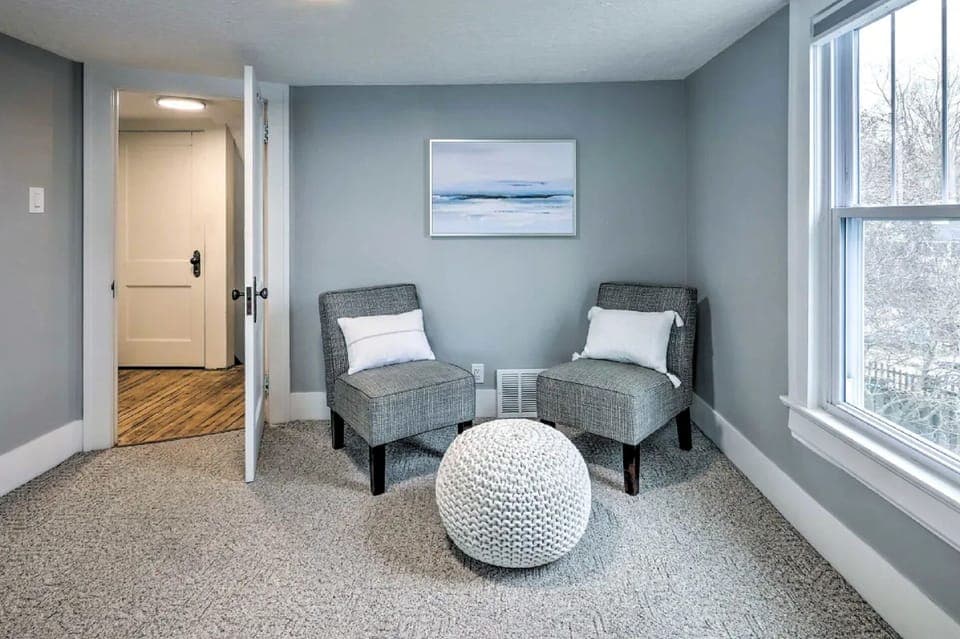 King Bedroom 1 | Sitting Area