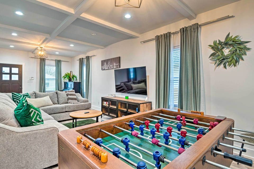 Indianapolis Vacation Rental | 3BR | 2.5BA | 2,500 Sq Ft | Stairs to Access