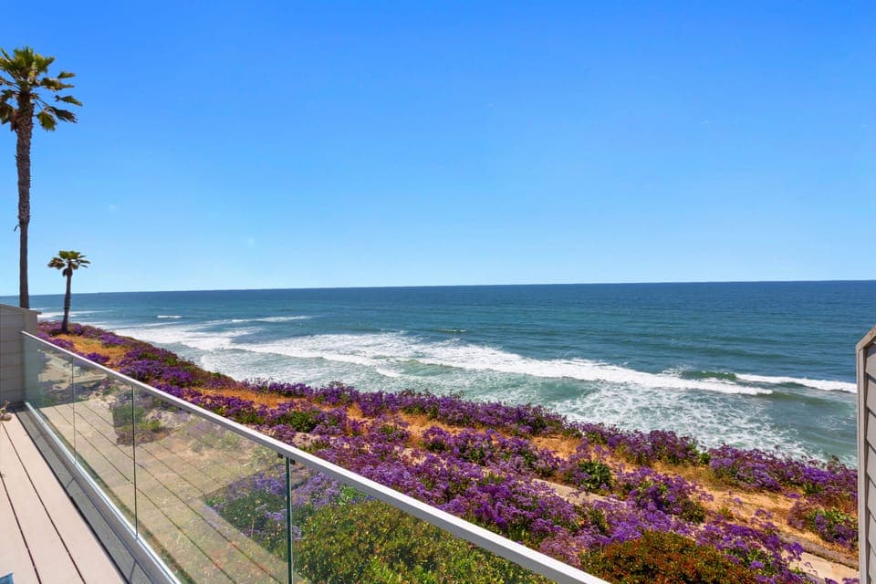 Expansive Deck with 180 Degree Views - Come watch the surfers and dolphins play!