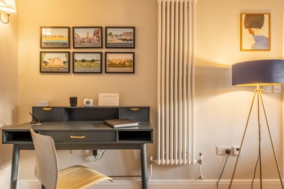 Ground floor: Study area