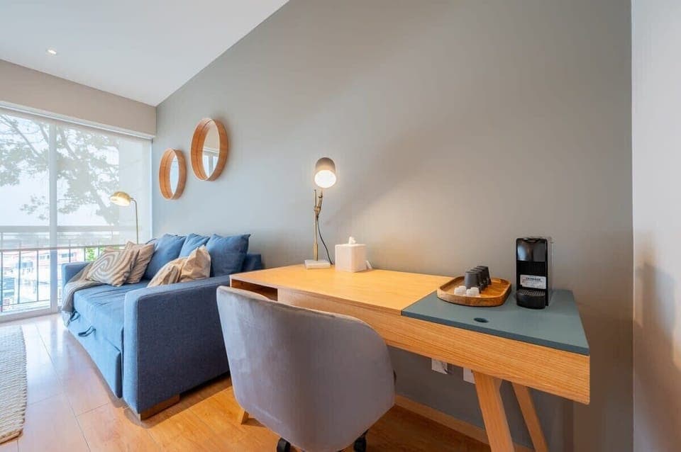 Comfortable compact office