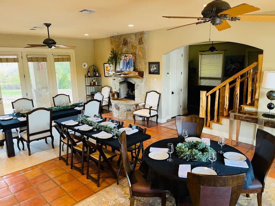 Large dining area! We can arrange catering or a private chef for your group!