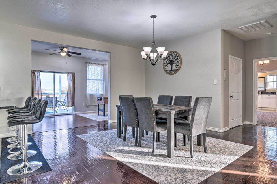 Dining Area | Dishware & Flatware Provided