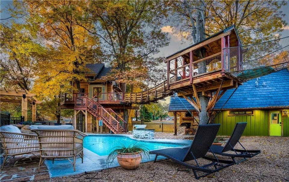 Tree house and pool