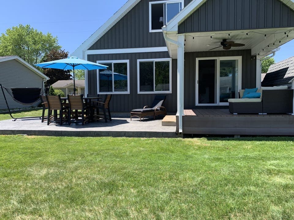 Water Side Outdoor Area