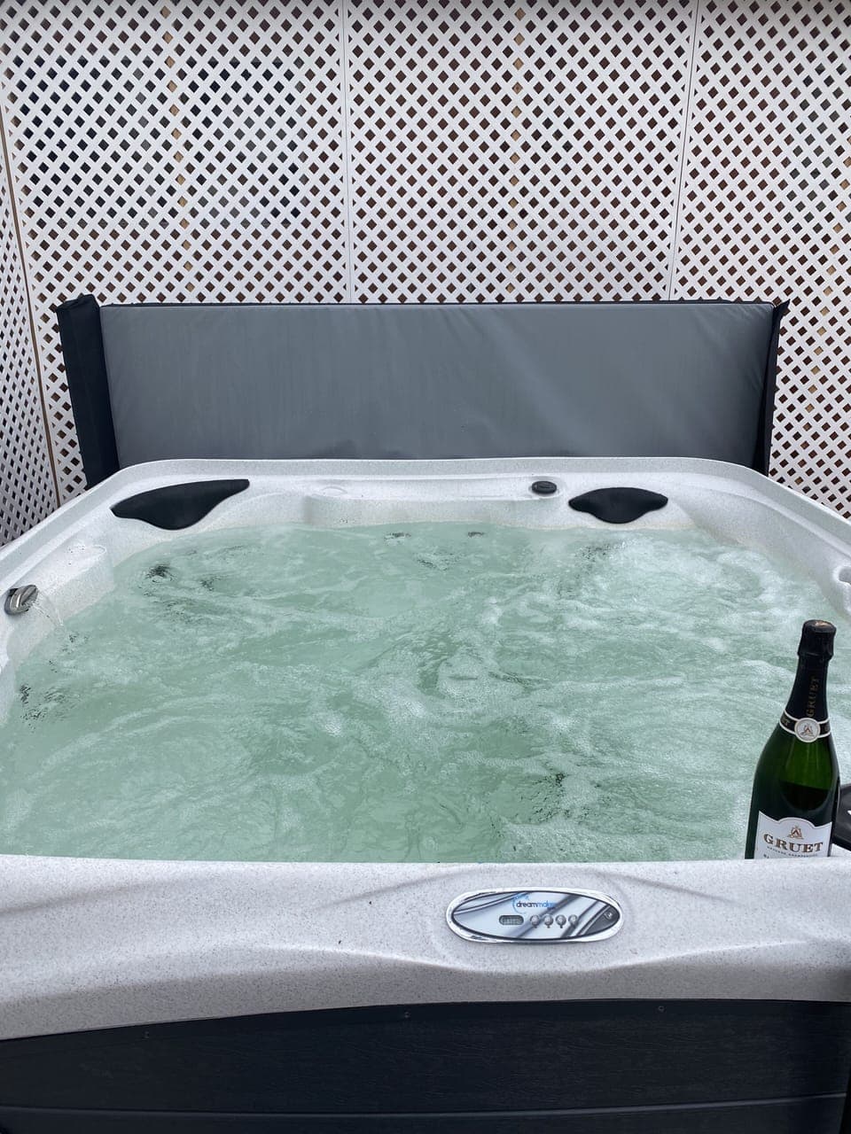 The relaxing Guadalupe Compound 6 person hot tub spa is available 24/7.