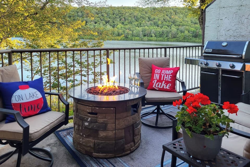 Lake Harmony Vacation Rental | 3BR | 3BA | Stairs Required | 1,315 Sq Ft