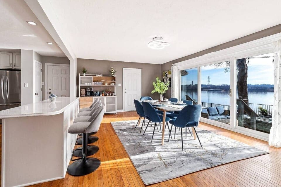 Plenty of open space for you, your family and friends to cook, enjoy meals, hang out and just enjoy the beautiful views!