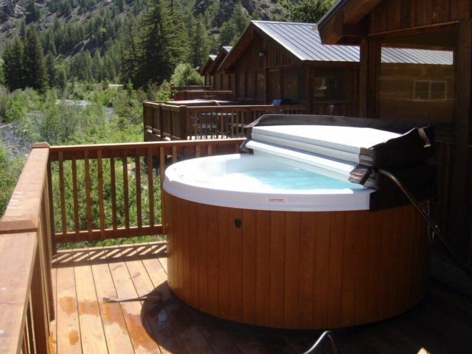 Hot tub