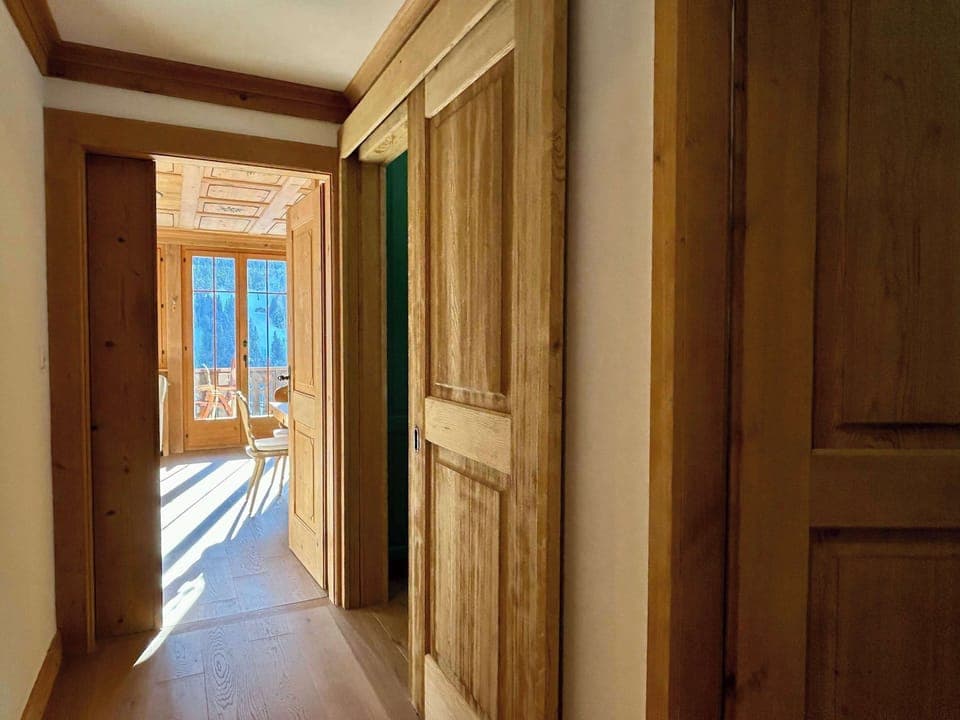 hallway from bedrooms to the living space 