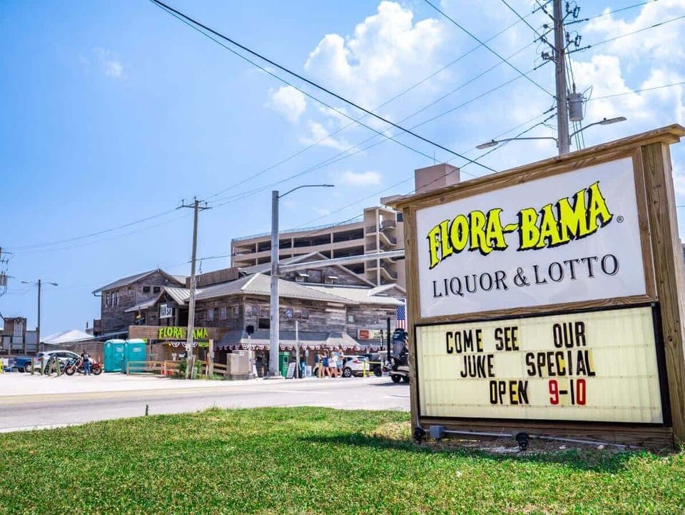 Unit with attached Ice Cream Shop, and Smoke Shop. Outside seating area. And multiple car parking. 2 minute walk to beach. 5 minute walk to Florabama.