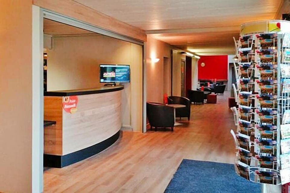 Entrance / Reception