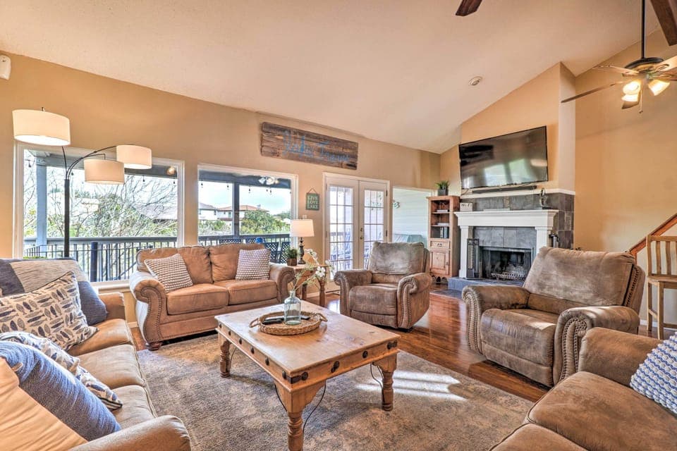 Point Venture Vacation Rental | 6BR | 3BA | 2,400 Sq Ft | Stairs Required