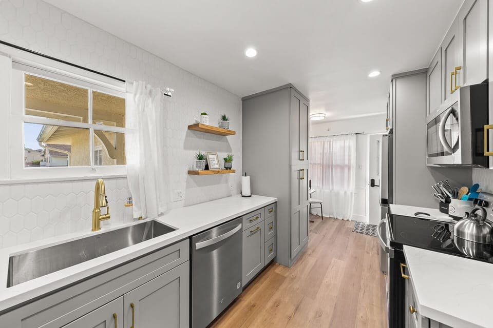 Fully stocked newly renovated kitchen