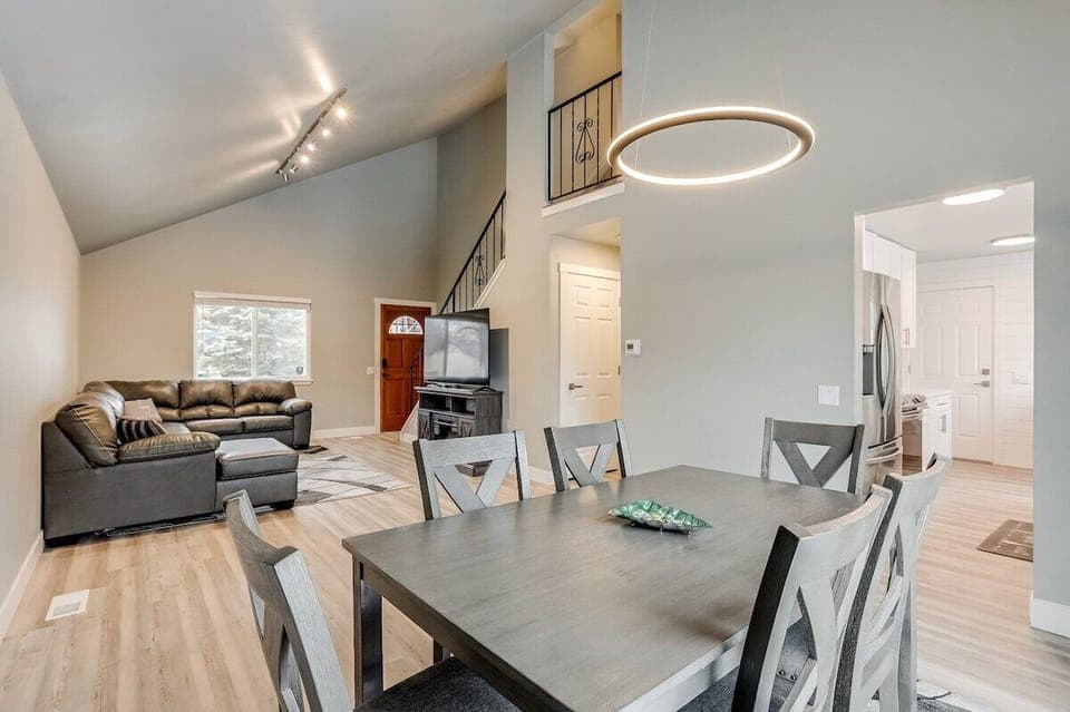 Main living area, first floor.
Open concept and newly renovated