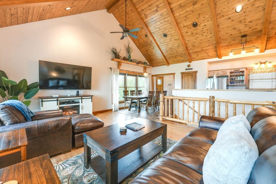 Green Forest Vacation Rental | 4BR | 2BA | Stairs Required to Access