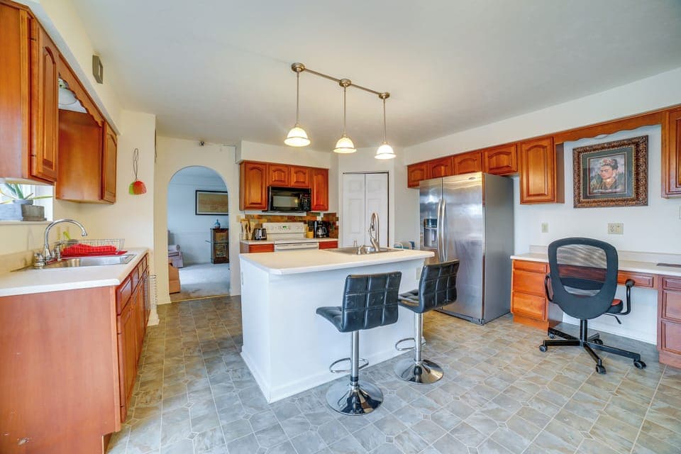 Kitchen | Toaster Oven | Trash Bags & Paper Towels | Complimentary Spices