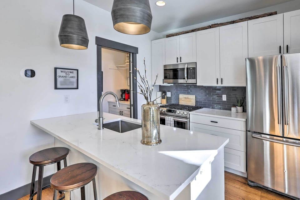 Kitchen | Cooking Basics | Coffee Maker | Paper Towels/Trash Bags Provided