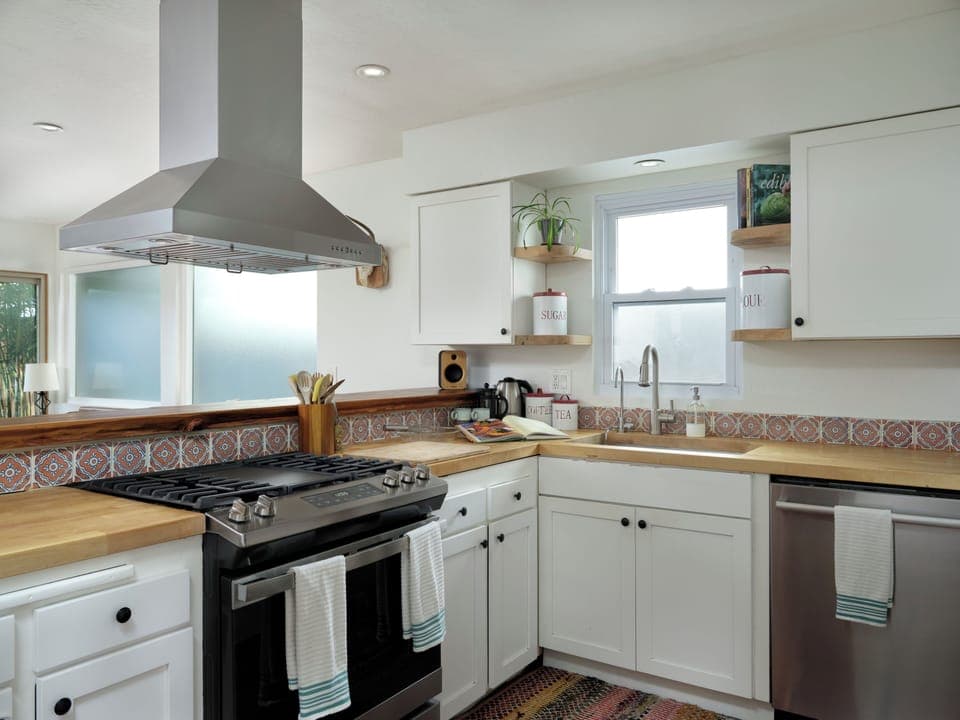 Fully equipped kitchen