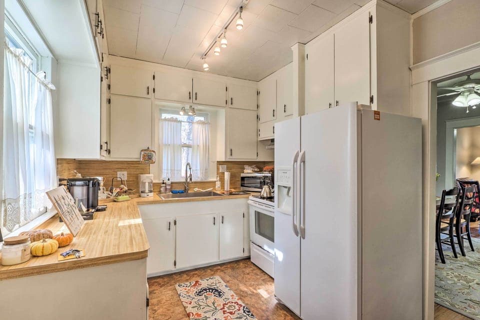 Kitchen | Cooking Basics | Coffee Maker | Toaster | Spices