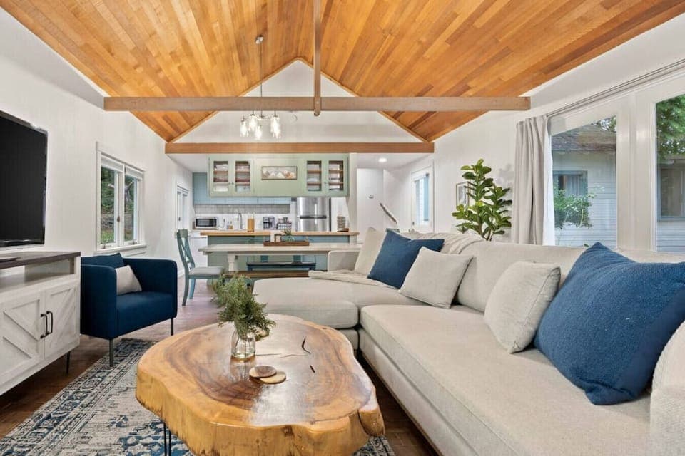 This open concept cottage ensures you won`t be left out no matter where you are!