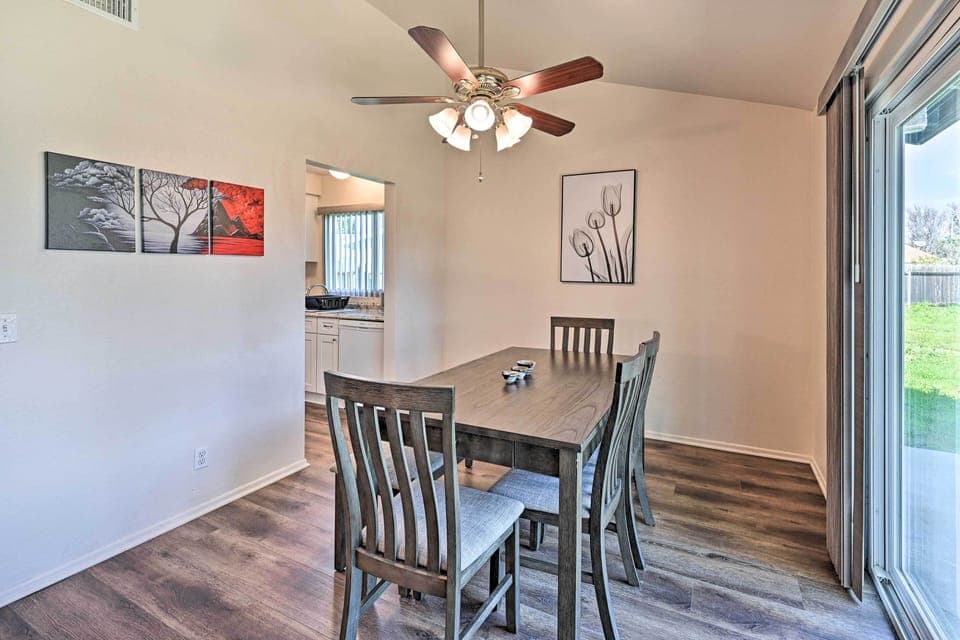 Dining Area | Dishware & Flatware Provided