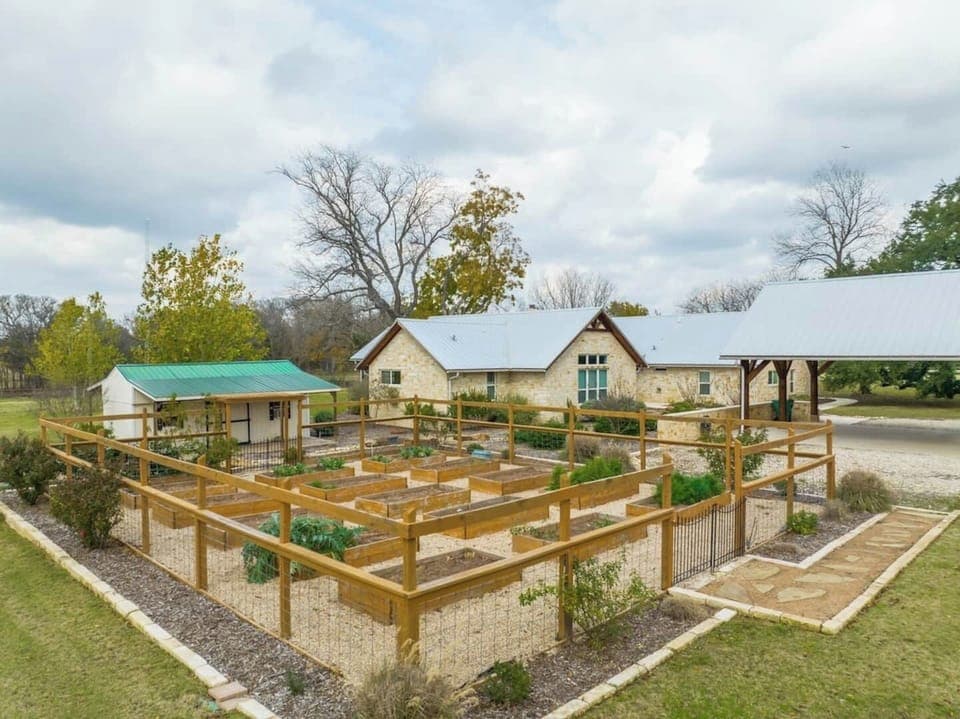 Charming Private Retreat Ideal for Groups