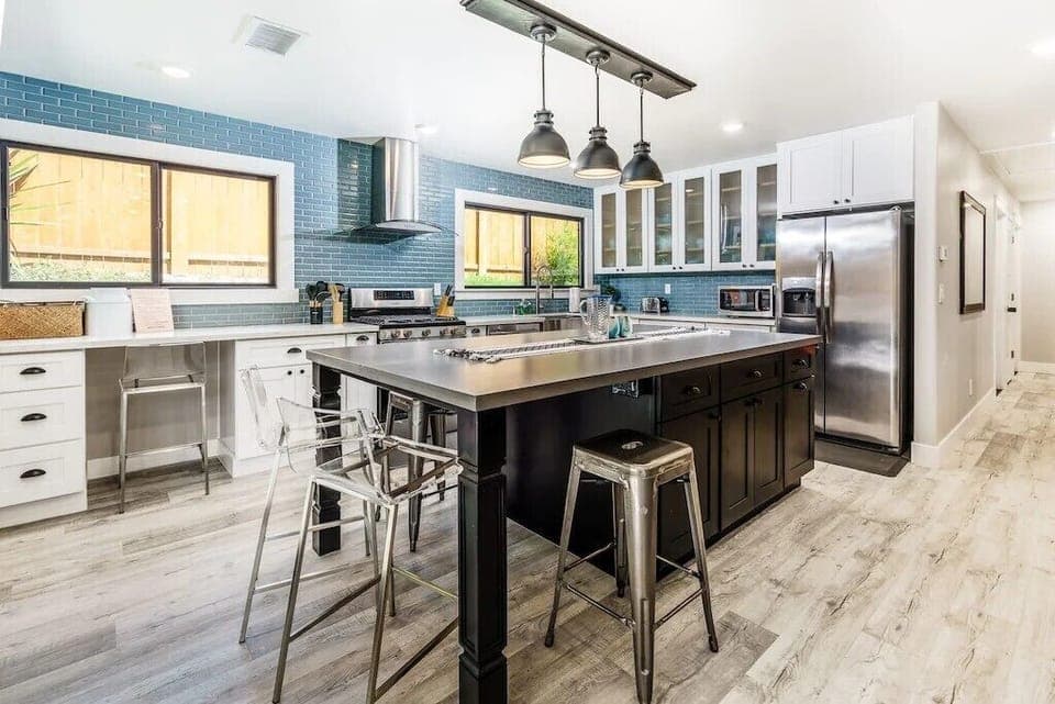 Recently renovated chef's kitchen. Outfitted with all the appliances and implements you could possibly need.