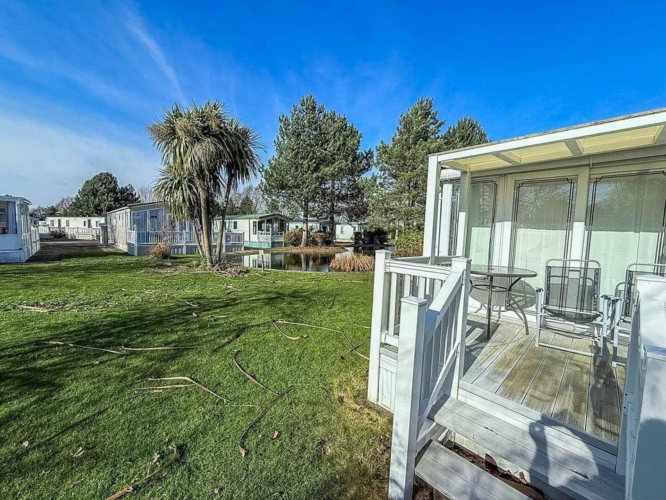 For last-minute weekend getaways, head to Skegness in England and enjoy the fun of Fantasy Island Skegness while staying in a cosy caravan.