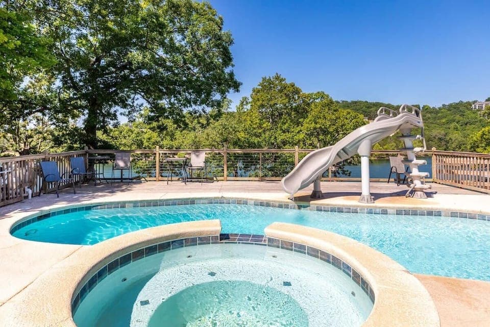 Seasonal outdoor pool & hot tub!