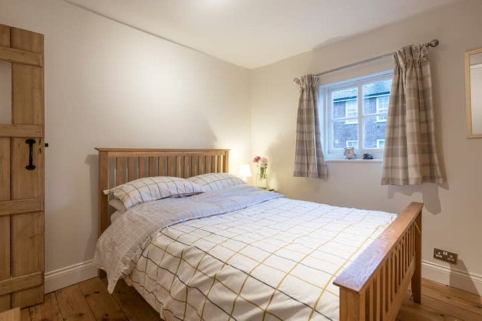 Double bed with King Size duvet