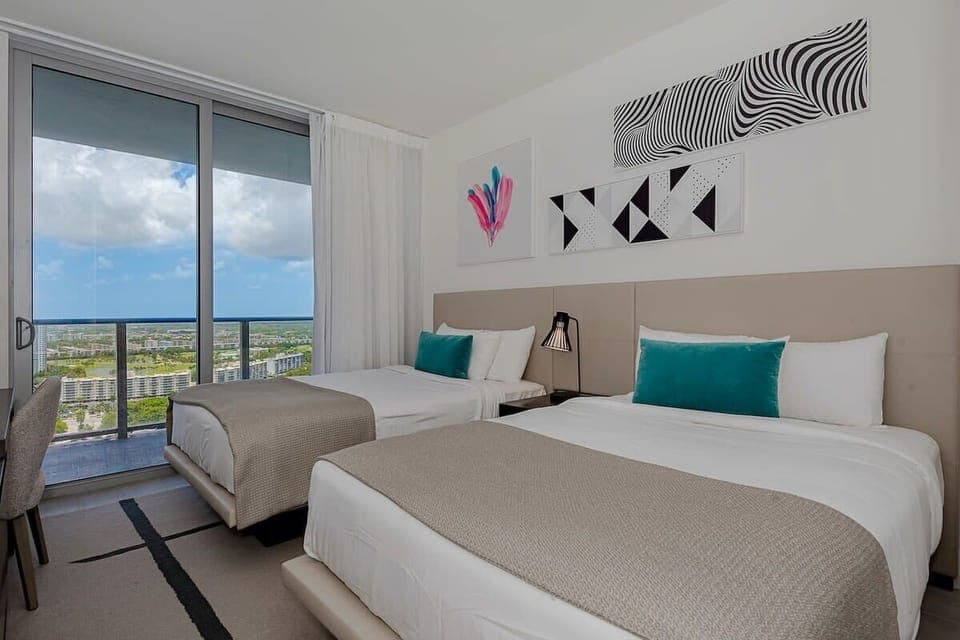 Bedroom 2 (2 Double Beds)