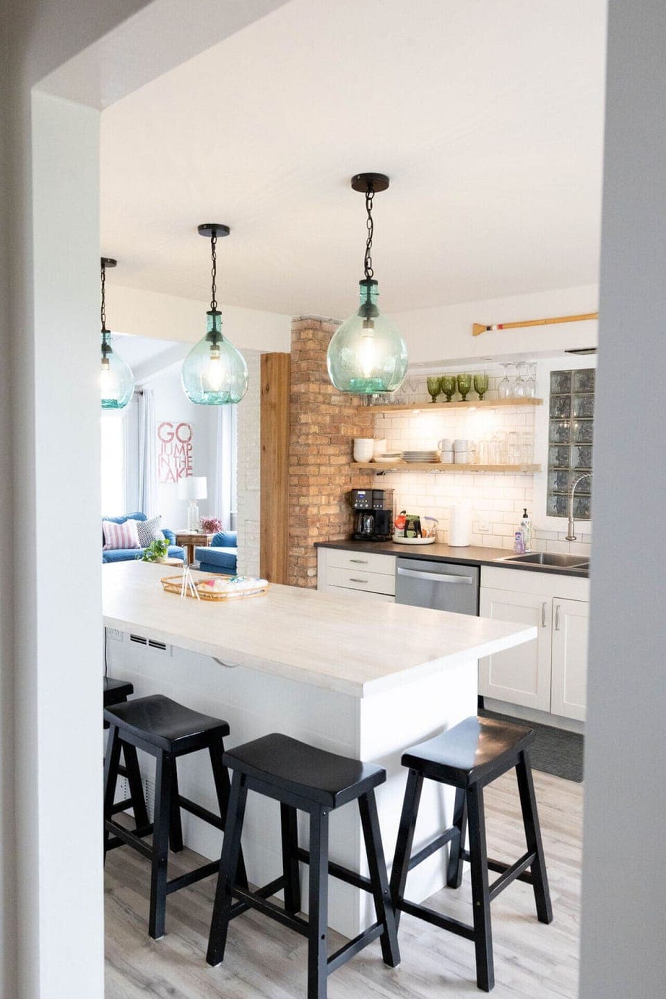 Eat-in kitchen around large island