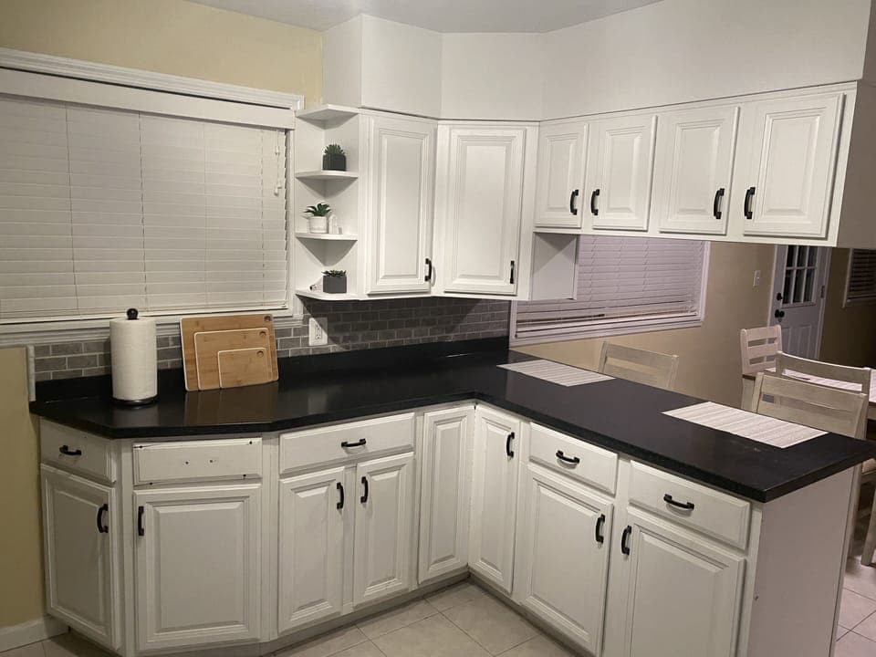 BREAKFAST BAR