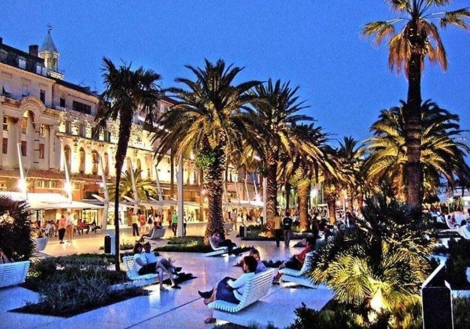 PROMENADE RIVA - 1,2 km away