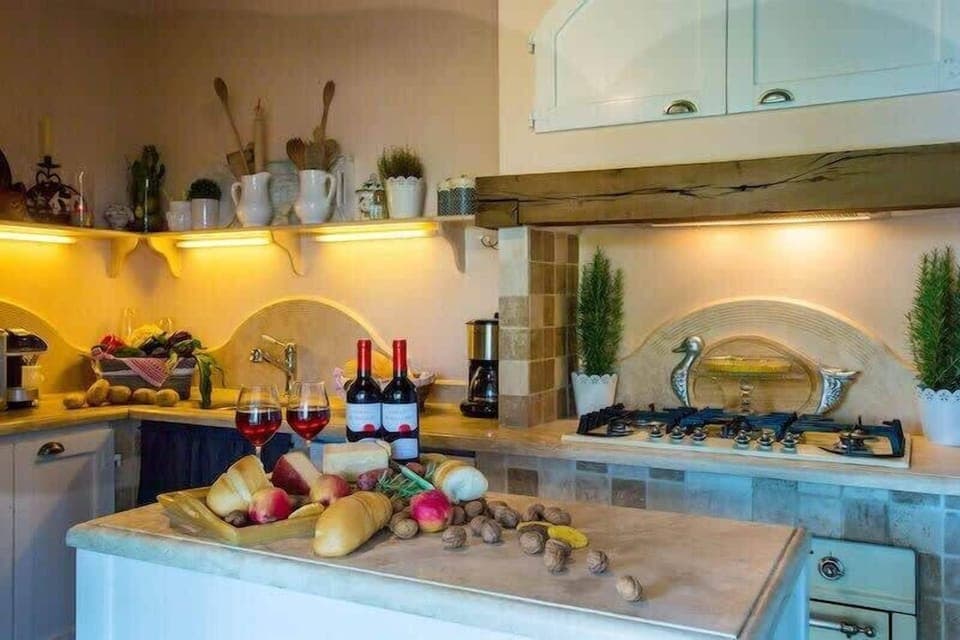 Well equipped kitchen