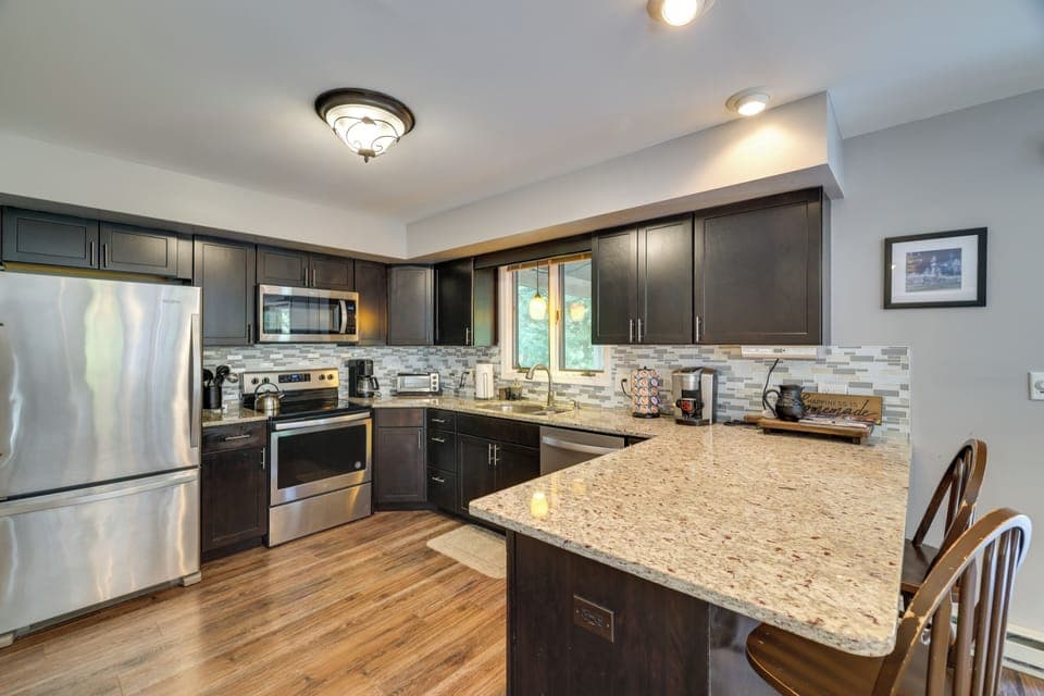 Kitchen | Dishwasher | Electric Range | Microwave | Fridge