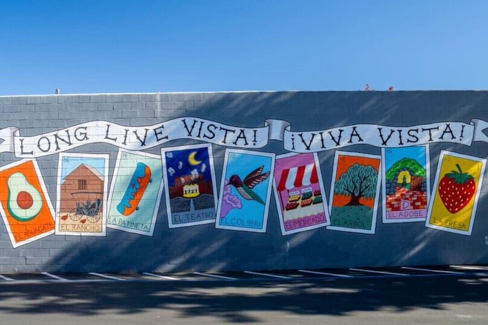 Every mural in Vista is a masterpiece—explore the street art that brings the city to life. ️