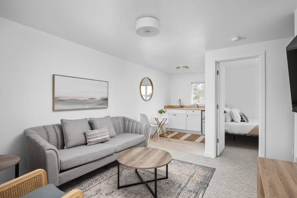 Welcome to the Inn at Rockaway Beach Unit 9. We hope we get to host you at this Oregon Coast rental. Please reach out with any questions.