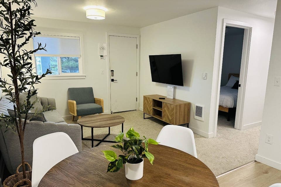 Welcome to the Inn at Rockaway Beach Unit 8. We hope we get to host you at this Oregon Coast rental. Please reach out with any questions.