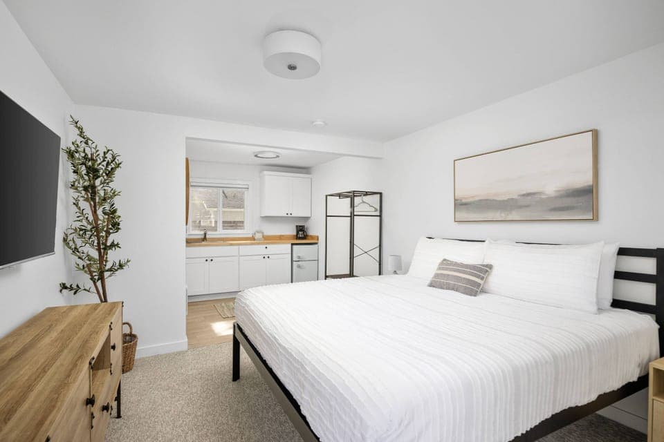 Welcome to the Inn at Rockaway Beach Unit 2. We hope we get to host you at this Oregon Coast rental. Please reach out with any questions.