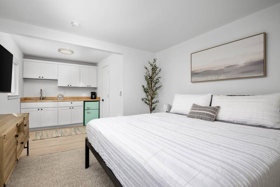 Welcome to the Inn at Rockaway Beach Unit 1. We hope we get to host you at this Oregon Coast rental. Please reach out with any questions.