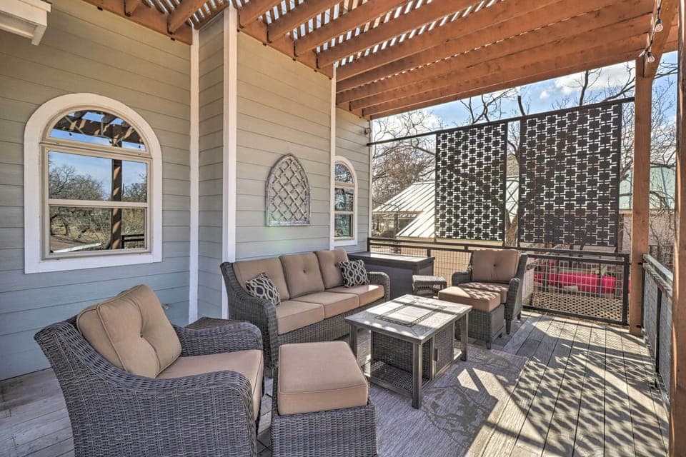 Granite Shoals Vacation Rental | 4BR | 2.5BA | Stairs Required | 2,000 Sq Ft