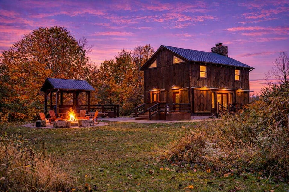Pumpkin Ridge Barn and fire pit