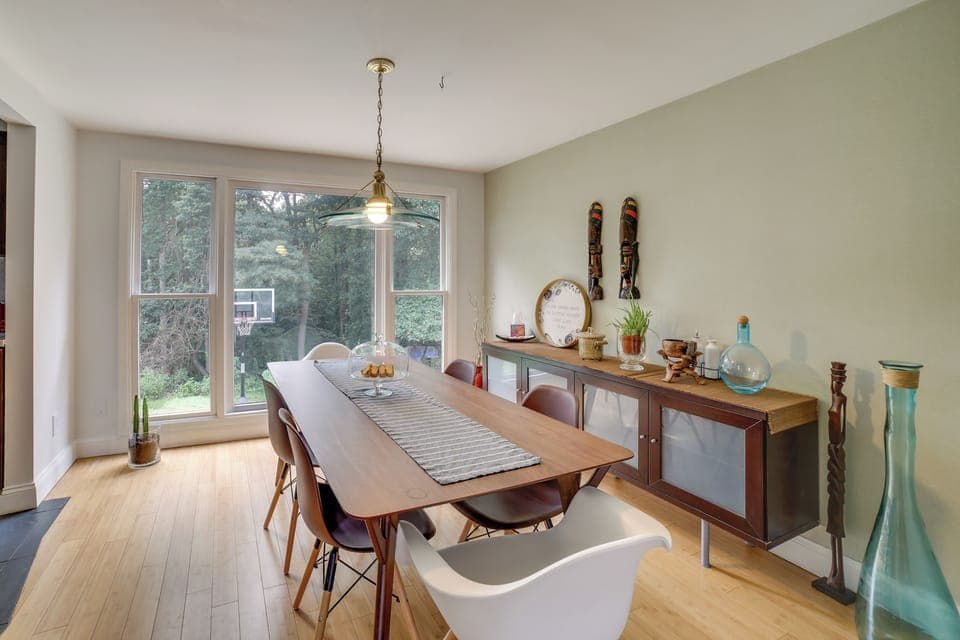 Dining Room | Dishware & Flatware Provided