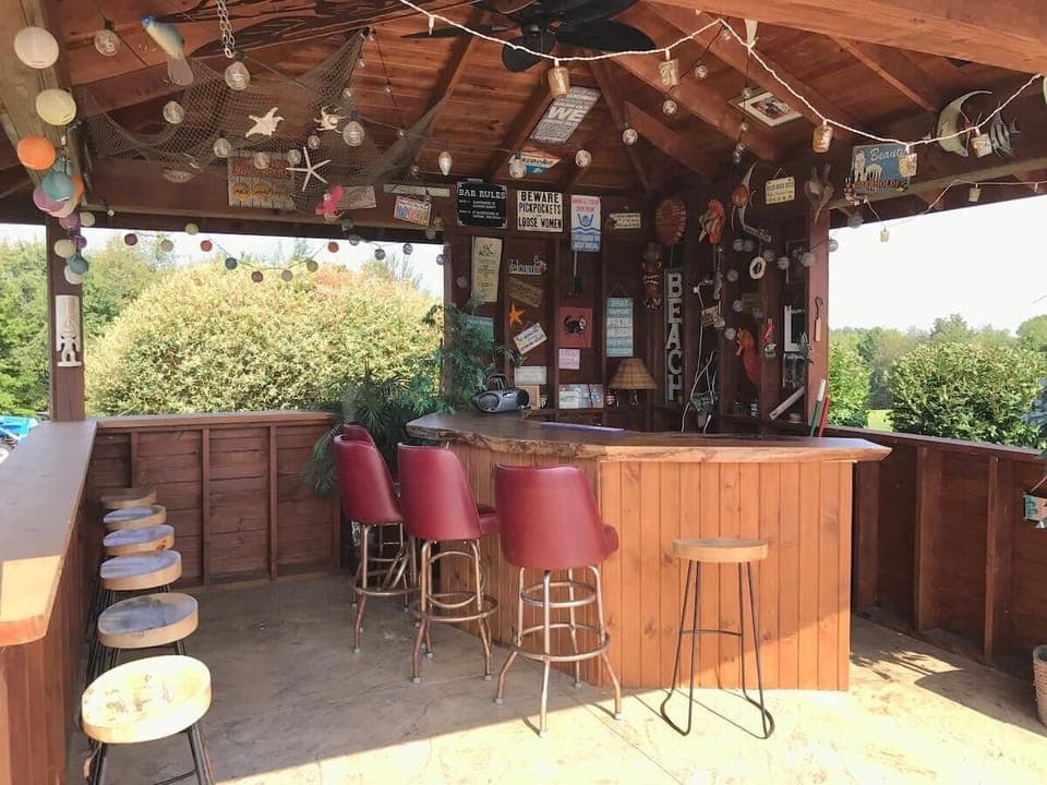 Tiki bar