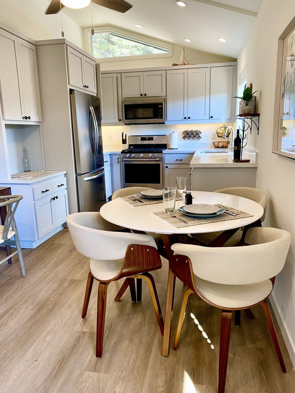 Bright and airy kitchen with seating for 4.