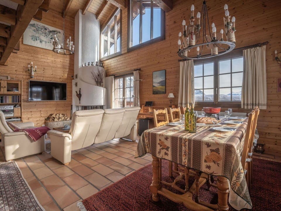 Picture Frame, Property, Window, Furniture, Table, Wood, Lighting, Interior Design, Building, Chair