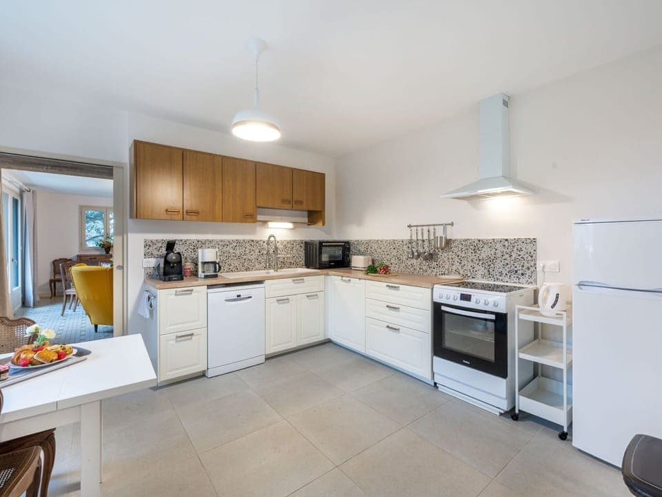 Property, Building, Furniture, Comfort, Azure, Interior Design, Window, Wood, Bed Frame, Pillow