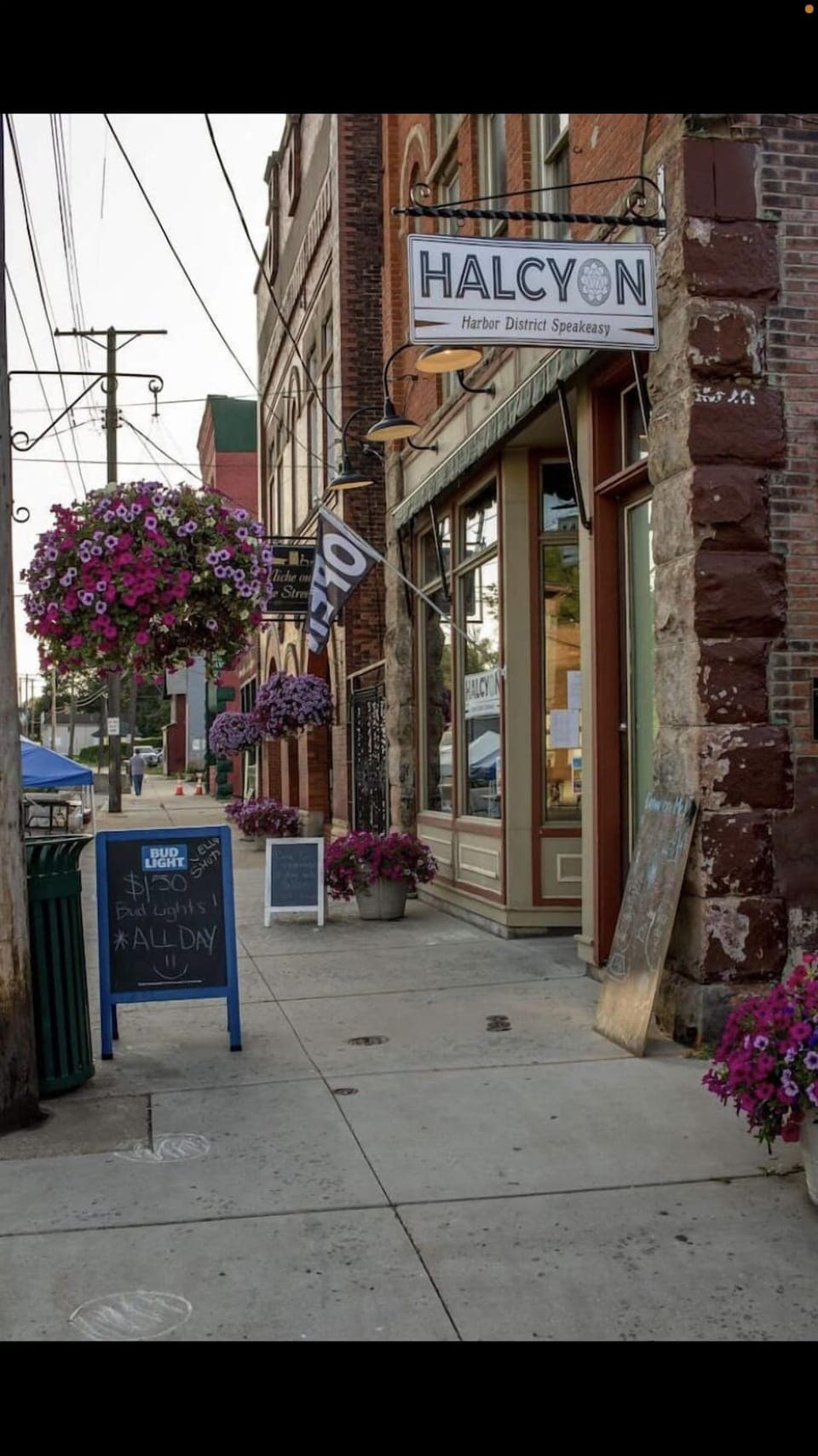 Check out the shops and restaurants on Bridge Street